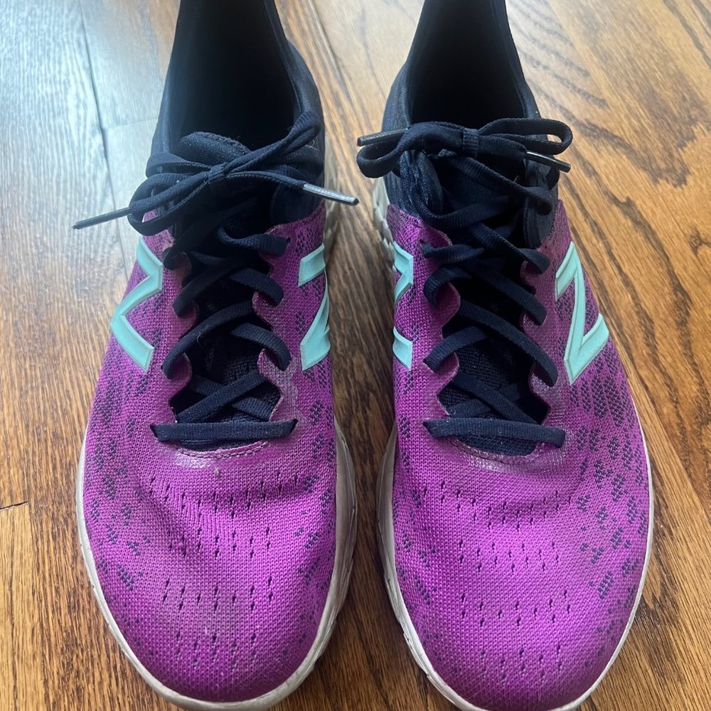 Women's New Balance Fresh Foam Beacon V2  Running Shoes (size 11)